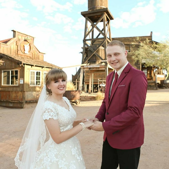 Meet your Posher, Jessica - Picture 1 of 1